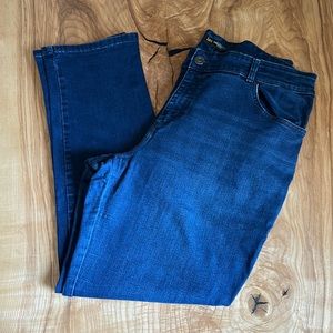 Women's Lee Jeans, 18W, relaxed fit, straight leg, mid rise